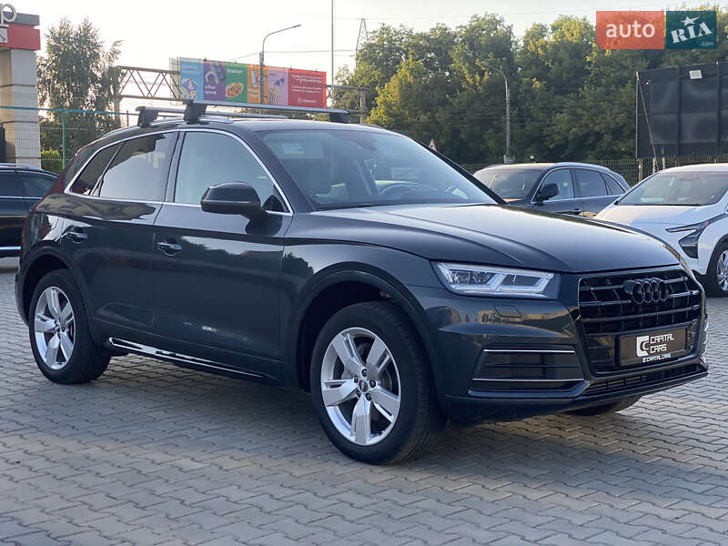 Внедорожник / Кроссовер Audi Q5 2018 в 