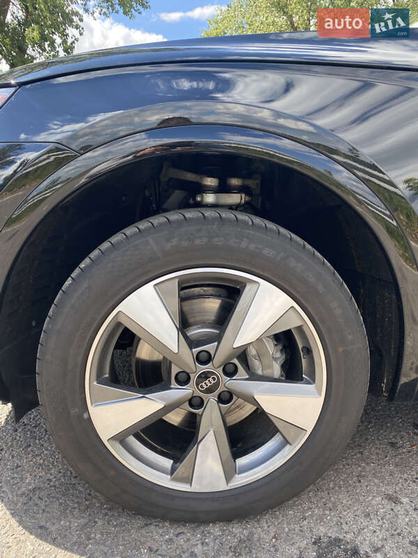 Позашляховик / Кросовер Audi Q5 2023 в Жмеринці
