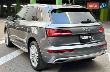 Внедорожник / Кроссовер Audi Q5 2017 в 