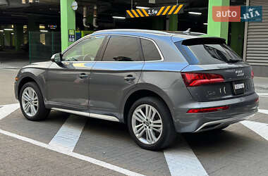 Внедорожник / Кроссовер Audi Q5 2017 в 