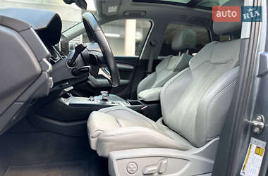 Внедорожник / Кроссовер Audi Q5 2017 в 