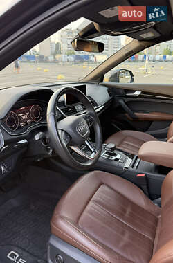Внедорожник / Кроссовер Audi Q5 2019 в 
