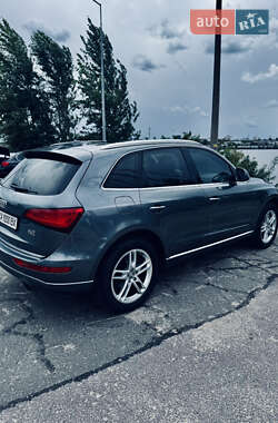 Внедорожник / Кроссовер Audi Q5 2016 в 