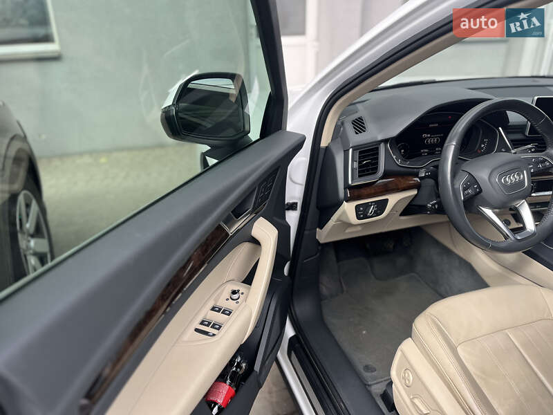 Внедорожник / Кроссовер Audi Q5 2017 в Львове