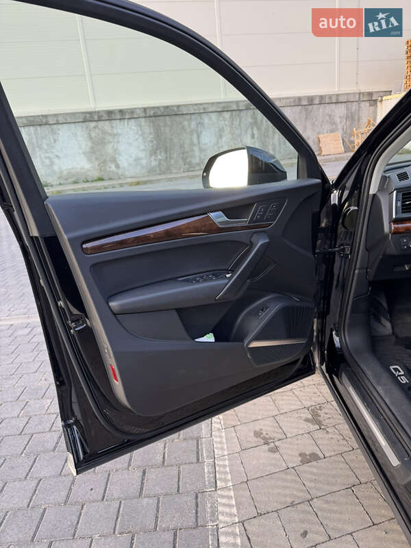 Внедорожник / Кроссовер Audi Q5 2016 в Львове