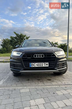 Внедорожник / Кроссовер Audi Q5 2016 в 
