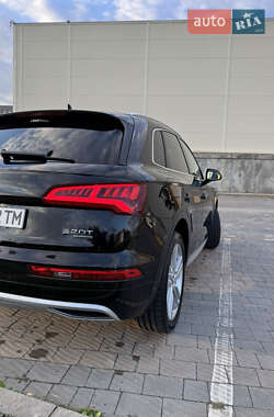 Внедорожник / Кроссовер Audi Q5 2016 в 