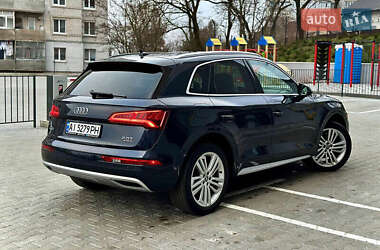 Внедорожник / Кроссовер Audi Q5 2018 в 