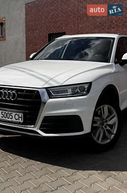 Внедорожник / Кроссовер Audi Q5 2017 в 