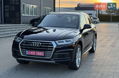 Внедорожник / Кроссовер Audi Q5 2018 в 