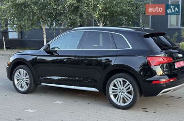 Внедорожник / Кроссовер Audi Q5 2018 в 