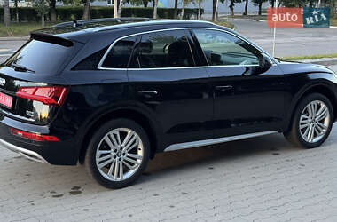Внедорожник / Кроссовер Audi Q5 2018 в 