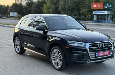 Внедорожник / Кроссовер Audi Q5 2018 в 