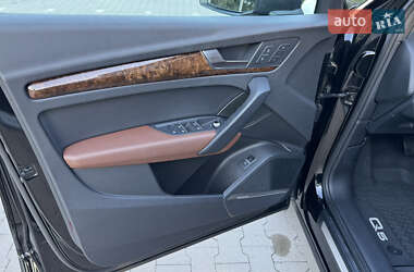 Внедорожник / Кроссовер Audi Q5 2018 в 