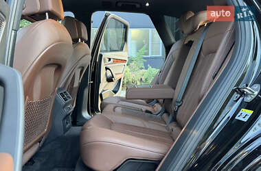 Внедорожник / Кроссовер Audi Q5 2018 в 