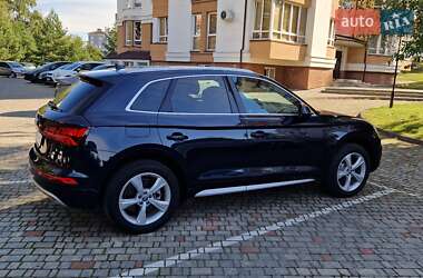 Внедорожник / Кроссовер Audi Q5 2020 в 