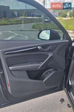 Внедорожник / Кроссовер Audi Q5 2020 в 