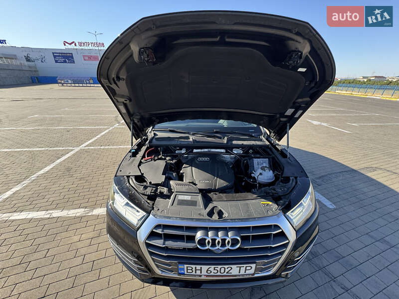 Внедорожник / Кроссовер Audi Q5 2017 в Одессе