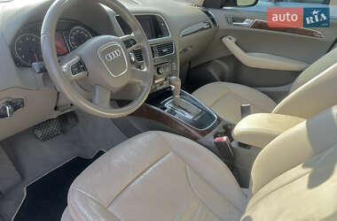 Внедорожник / Кроссовер Audi Q5 2011 в 