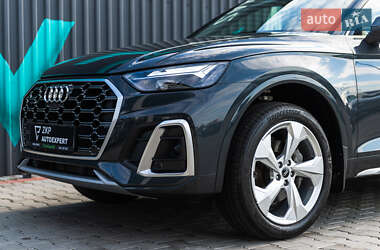 Позашляховик / Кросовер Audi Q5 2020 в 