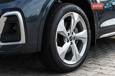 Позашляховик / Кросовер Audi Q5 2020 в 