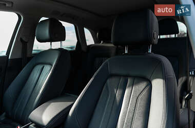 Позашляховик / Кросовер Audi Q5 2020 в 