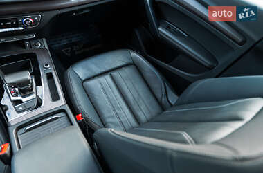 Позашляховик / Кросовер Audi Q5 2020 в 