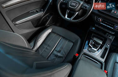 Позашляховик / Кросовер Audi Q5 2020 в 