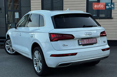 Внедорожник / Кроссовер Audi Q5 2018 в 