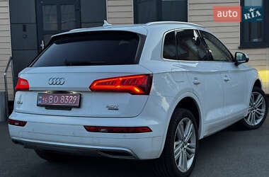 Внедорожник / Кроссовер Audi Q5 2018 в 