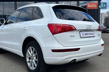 Внедорожник / Кроссовер Audi Q5 2010 в 
