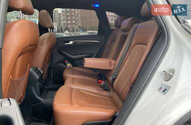 Внедорожник / Кроссовер Audi Q5 2010 в 