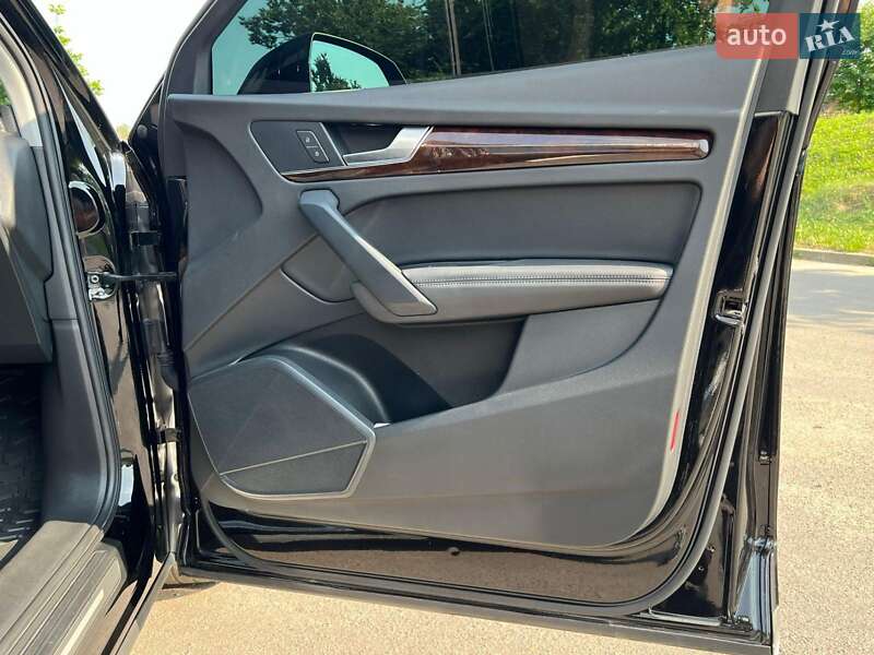 Внедорожник / Кроссовер Audi Q5 2020 в Сумах