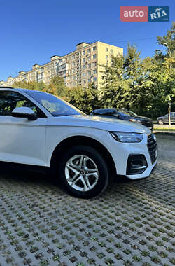 Внедорожник / Кроссовер Audi Q5 2021 в 