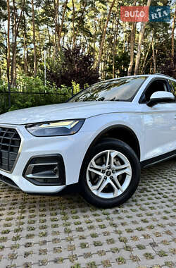 Внедорожник / Кроссовер Audi Q5 2021 в 