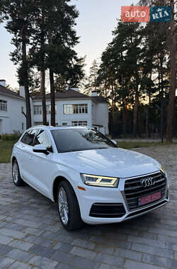 Внедорожник / Кроссовер Audi Q5 2018 в 