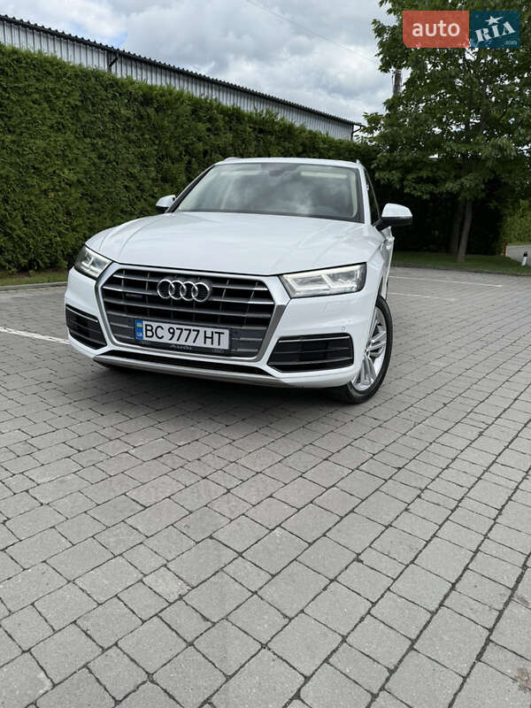 Позашляховик / Кросовер Audi Q5 2020 в Львові