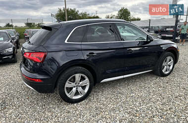 Внедорожник / Кроссовер Audi Q5 2018 в 