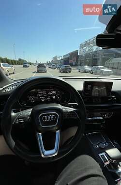 Внедорожник / Кроссовер Audi Q5 2018 в 