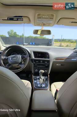 Позашляховик / Кросовер Audi Q5 2016 в 