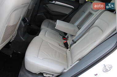 Позашляховик / Кросовер Audi Q5 2015 в 
