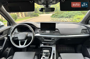 Внедорожник / Кроссовер Audi Q5 2024 в 