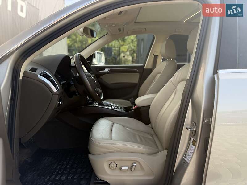 Позашляховик / Кросовер Audi Q5 2015 в Львові