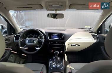 Внедорожник / Кроссовер Audi Q5 2015 в 