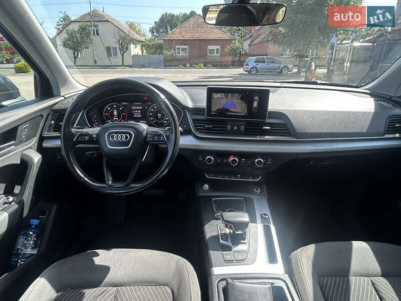 Внедорожник / Кроссовер Audi Q5 2017 в Мукачево