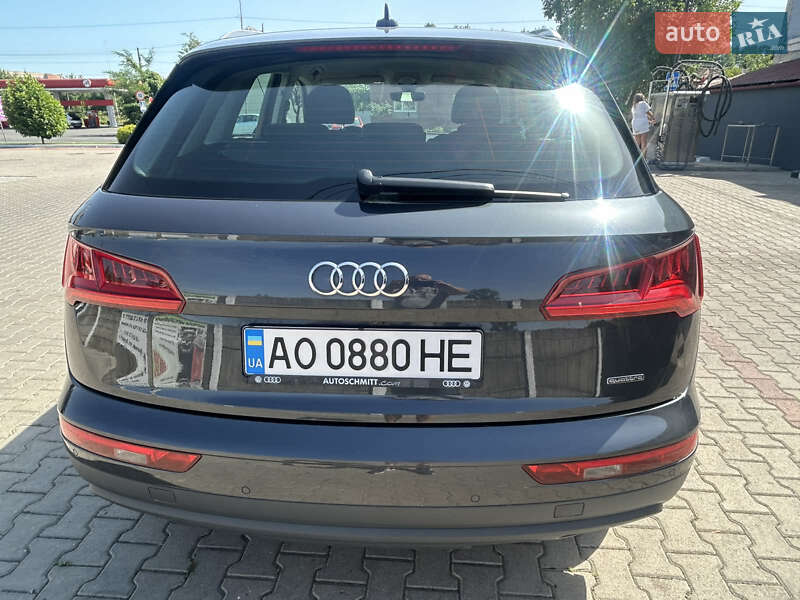 Внедорожник / Кроссовер Audi Q5 2017 в Мукачево