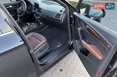 Внедорожник / Кроссовер Audi Q5 2020 в 