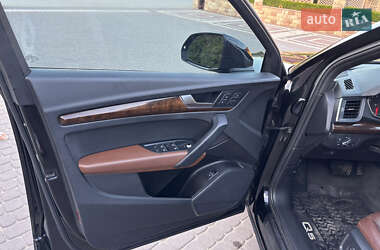Внедорожник / Кроссовер Audi Q5 2020 в 