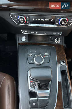 Внедорожник / Кроссовер Audi Q5 2020 в 