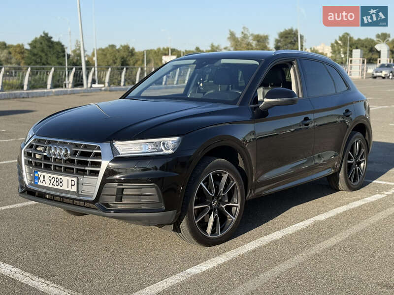 Внедорожник / Кроссовер Audi Q5 2017 в 